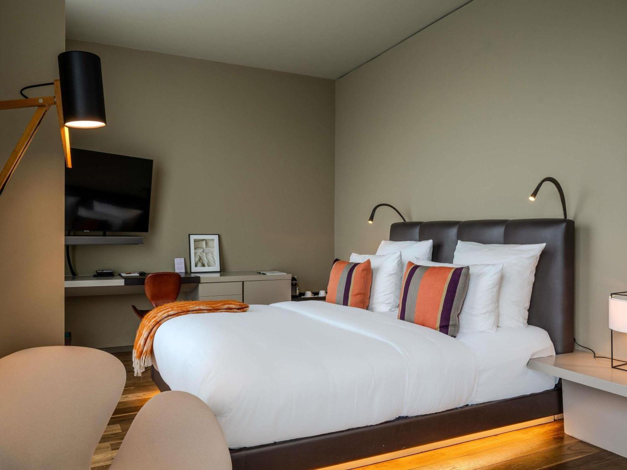 Embassy Room