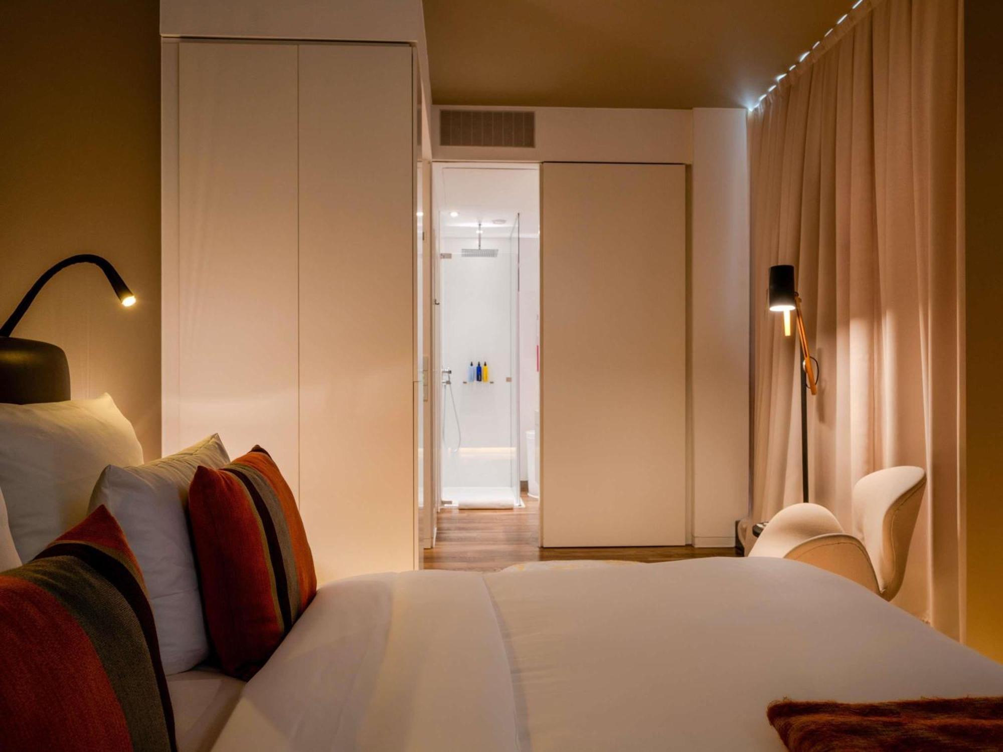 Embassy Room